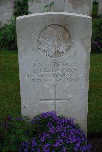 Etaples Military Cemetery - Cascaddan, Emerson